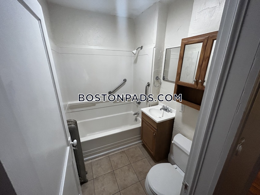 MEDFORD - TUFTS - 2 Beds, 1 Bath - Image 22