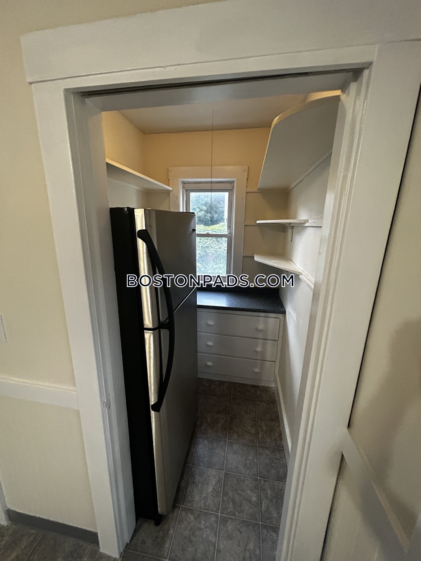 MEDFORD - TUFTS - 2 Beds, 1 Bath - Image 4