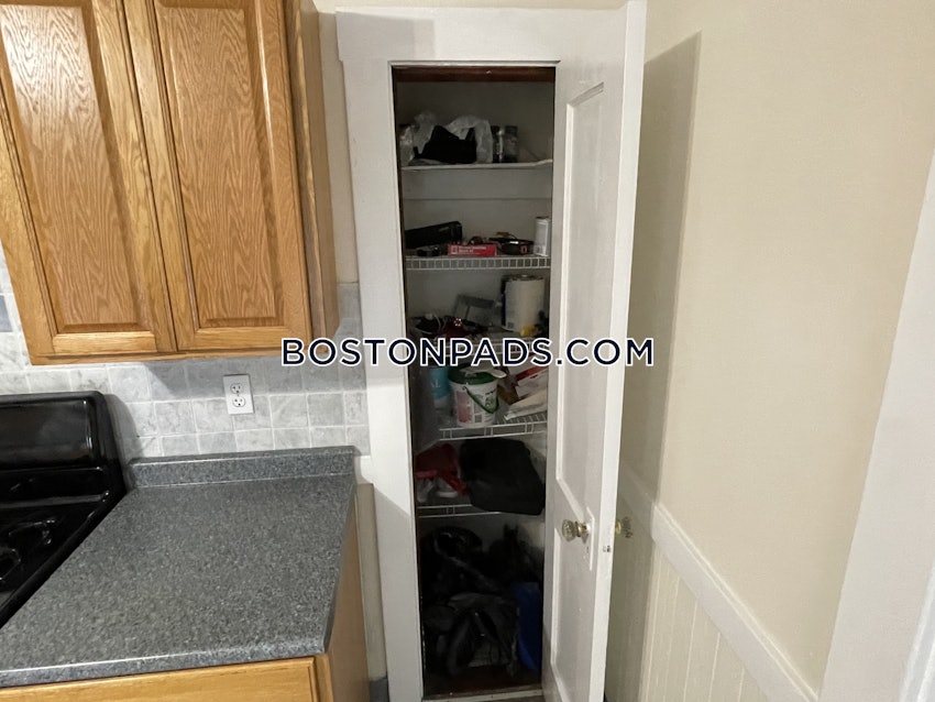 MEDFORD - TUFTS - 2 Beds, 1 Bath - Image 3