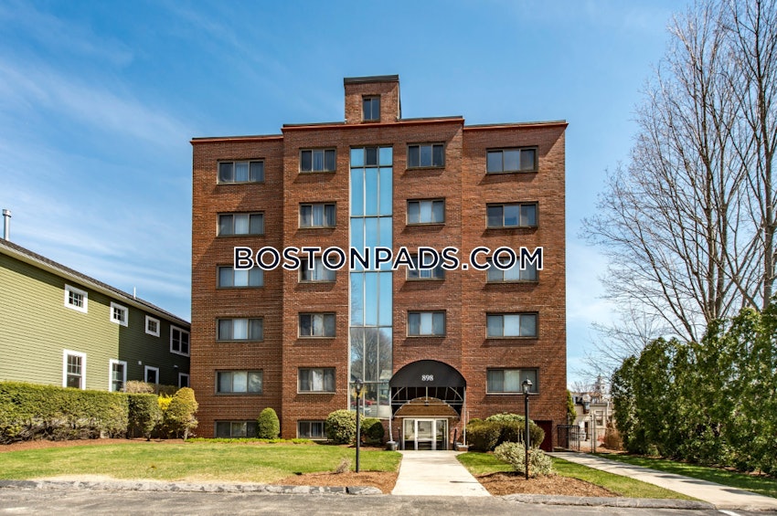 ARLINGTON - 1 Bed, 1 Bath - Image 6