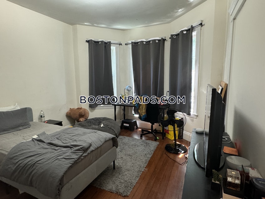 BOSTON - DORCHESTER - UPHAMS CORNER - 4 Beds, 2 Baths - Image 32