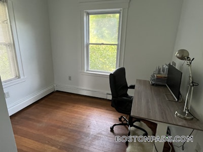 Newton 6 Beds 2.5 Baths  Chestnut Hill - $8,000