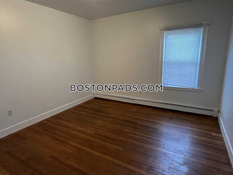 Algonquin Rd., Newton