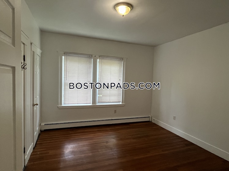 Algonquin Rd., Newton