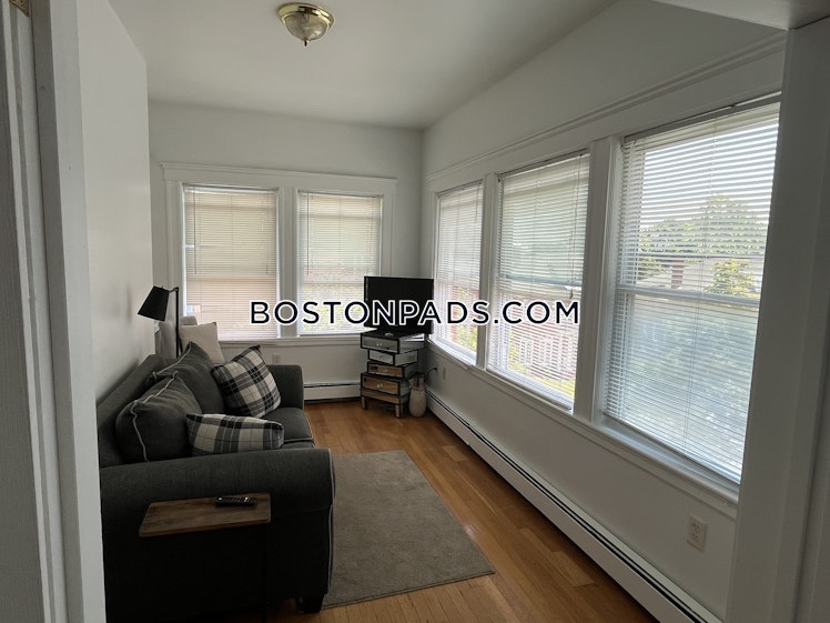 Algonquin Rd., Newton