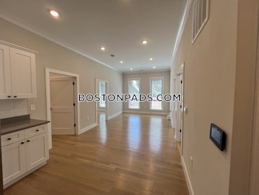 Boston - 5 Beds, 2 Baths