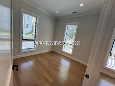 Boston - 5 Beds, 2 Baths