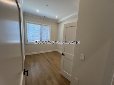 Boston - 5 Beds, 2 Baths