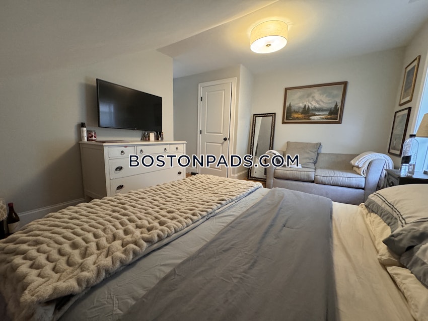BOSTON - EAST BOSTON - EAGLE HILL - 5 Beds, 3 Baths - Image 12