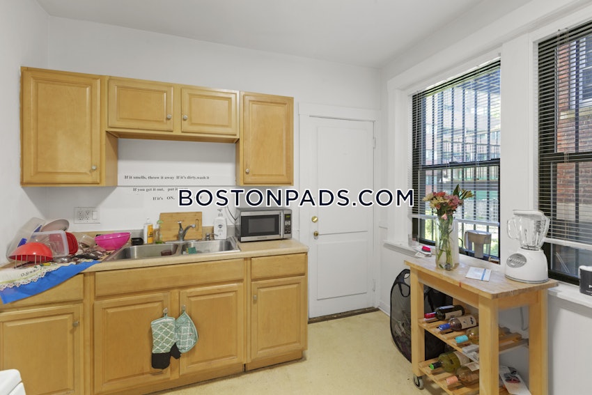 BOSTON - ALLSTON/BRIGHTON BORDER - 3 Beds, 1 Bath - Image 10