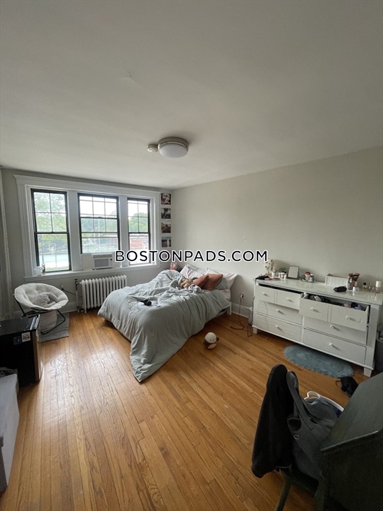 Chestnut Hill Ave., Boston