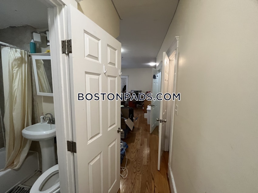 BOSTON - MISSION HILL - 4 Beds, 2 Baths - Image 56