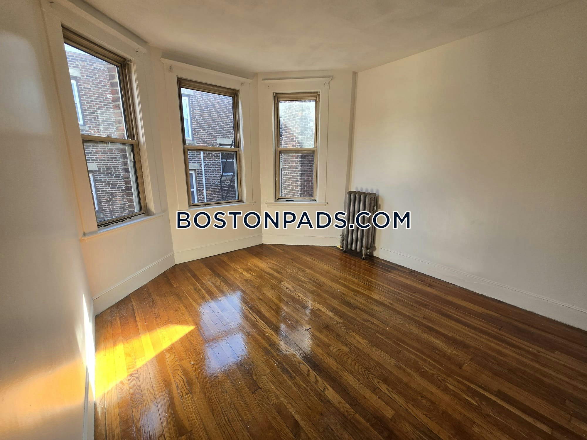 Boston - 1 Beds, 1 Baths