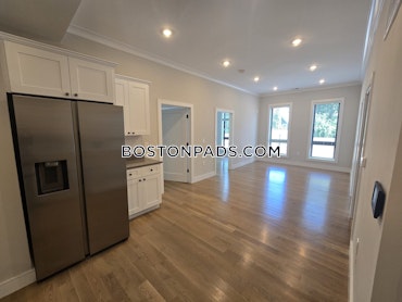 Boston - 5 Beds, 2 Baths