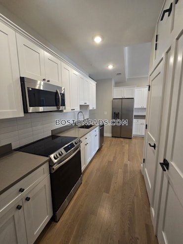 Boston - 5 Beds, 2 Baths