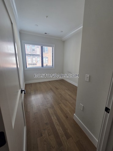 Boston - 5 Beds, 2 Baths