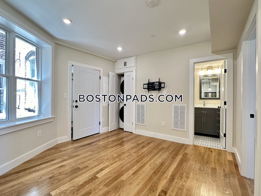 BOSTON - NORTH END - 2 Beds, 1 Bath - Image 9