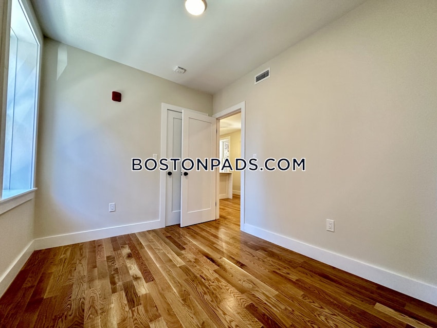 BOSTON - NORTH END - 2 Beds, 1 Bath - Image 3