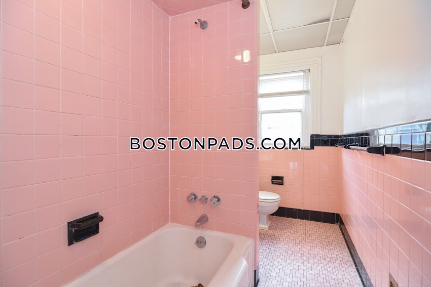 BOSTON - FENWAY/KENMORE - 4 Beds, 1 Bath - Image 8