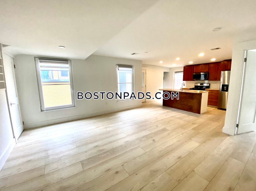BOSTON - SOUTH BOSTON - ANDREW SQUARE - 5 Beds, 3 Baths - Image 12