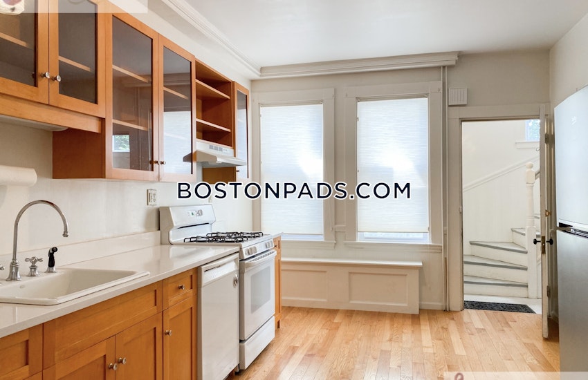 BROOKLINE - BROOKLINE HILLS - 3 Beds, 1.5 Baths - Image 3