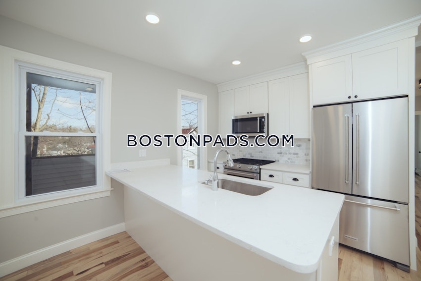 BROOKLINE - CHESTNUT HILL - 3 Beds, 1.5 Baths - Image 1