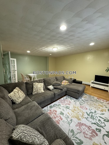 Boston - 3 Beds, 1 Baths