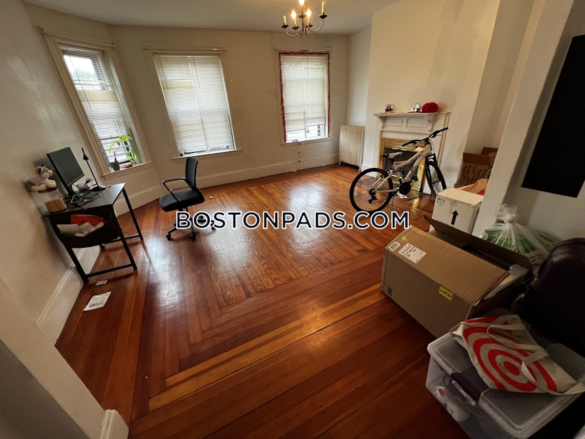 BOSTON - FORT HILL - 3 Beds, 1 Bath - Image 1