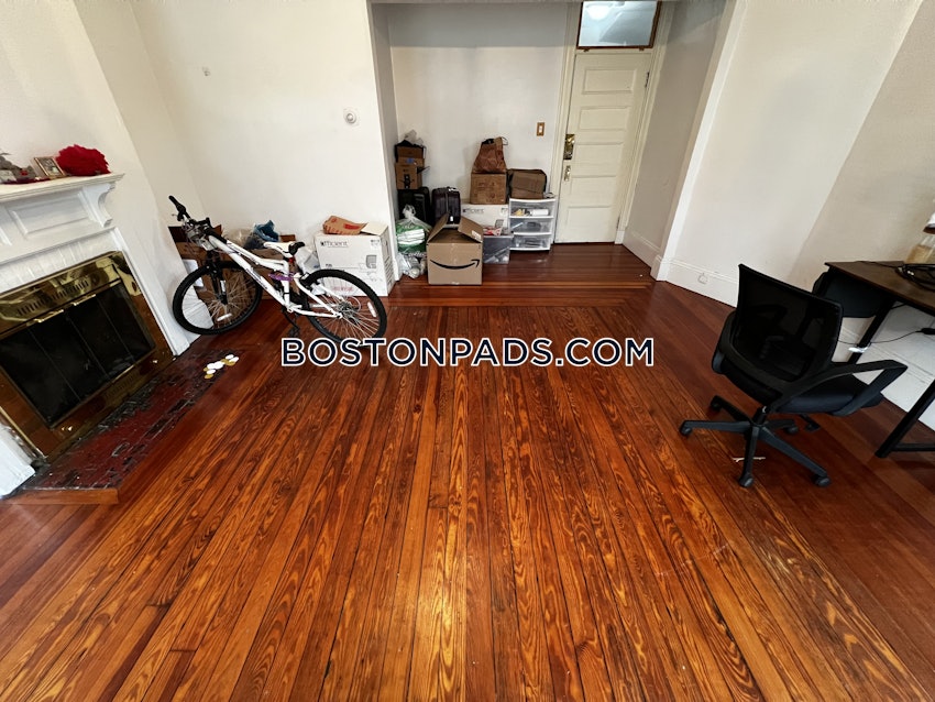 BOSTON - FORT HILL - 3 Beds, 1 Bath - Image 26