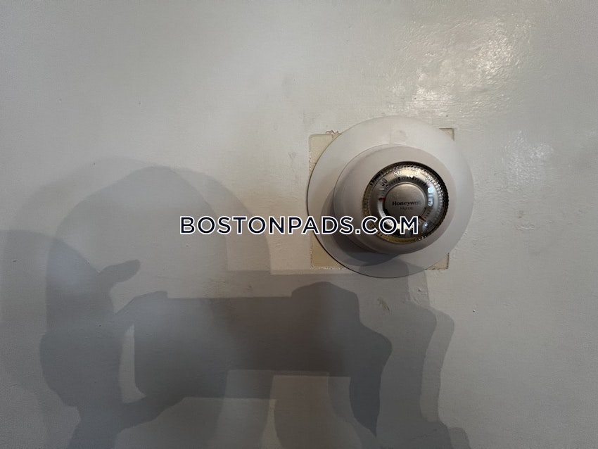 BOSTON - FORT HILL - 3 Beds, 1 Bath - Image 29