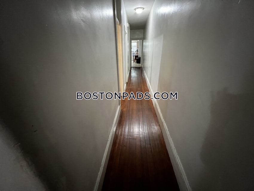 BOSTON - FORT HILL - 3 Beds, 1 Bath - Image 24