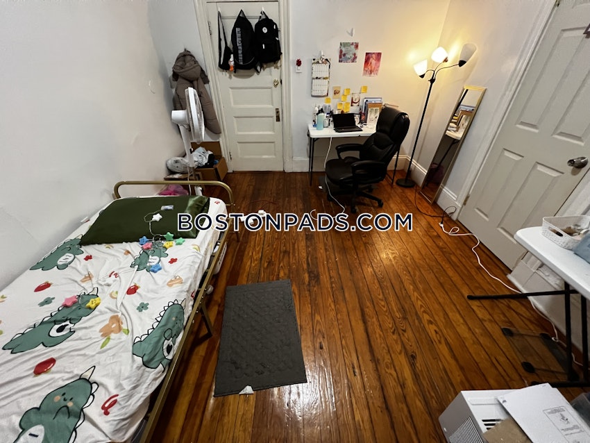 BOSTON - FORT HILL - 3 Beds, 1 Bath - Image 21