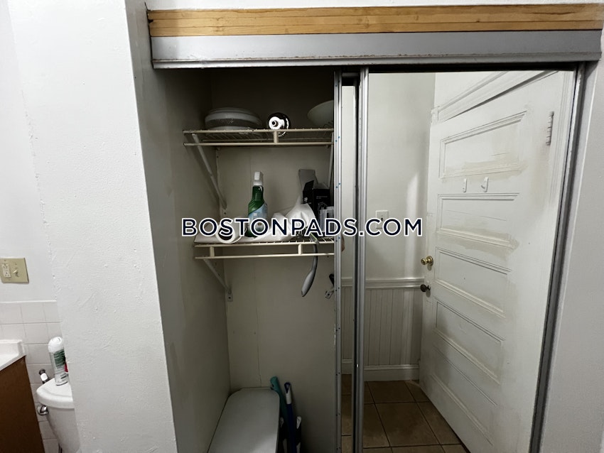 BOSTON - FORT HILL - 3 Beds, 1 Bath - Image 19