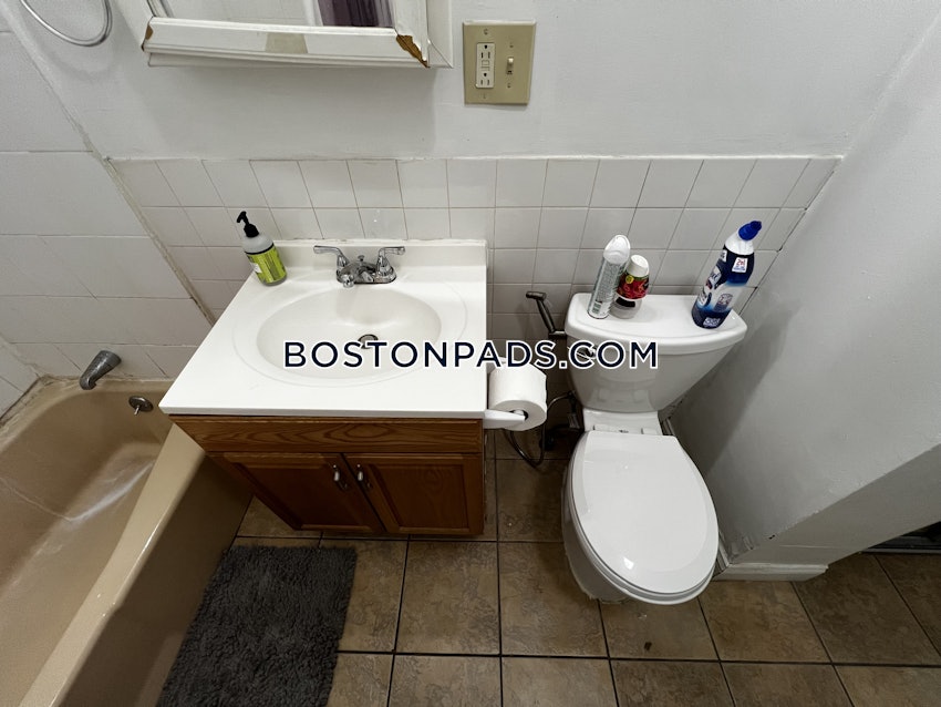 BOSTON - FORT HILL - 3 Beds, 1 Bath - Image 33