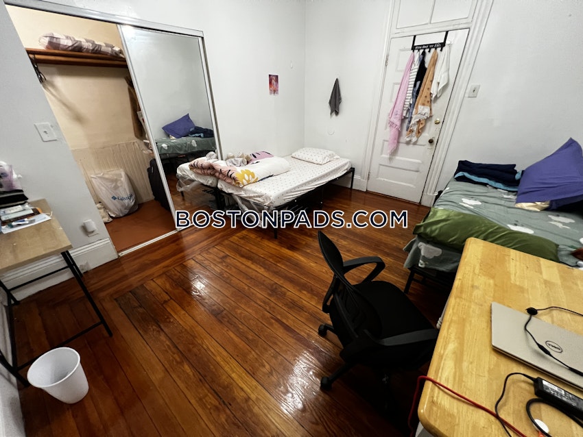 BOSTON - FORT HILL - 3 Beds, 1 Bath - Image 17