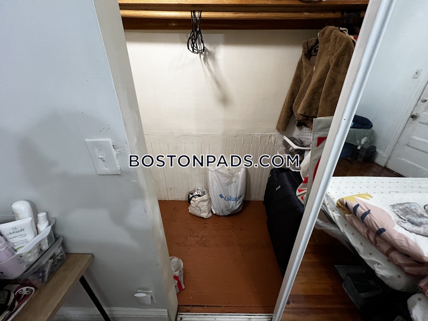 BOSTON - FORT HILL - 3 Beds, 1 Bath - Image 16