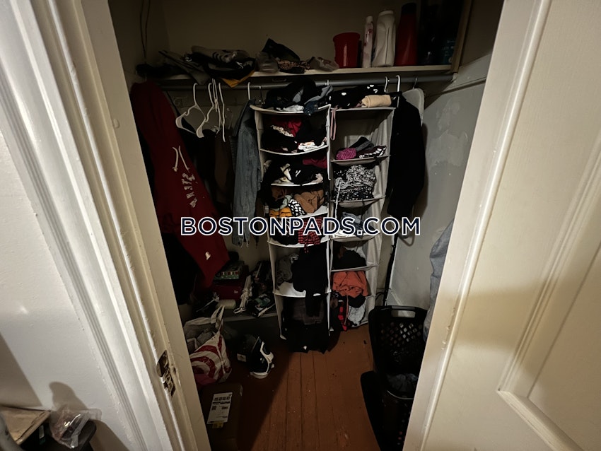 BOSTON - FORT HILL - 3 Beds, 1 Bath - Image 6