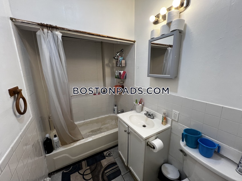 BOSTON - FORT HILL - 4 Beds, 1 Bath - Image 42
