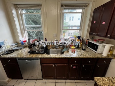 Boston - 4 Beds, 1 Baths