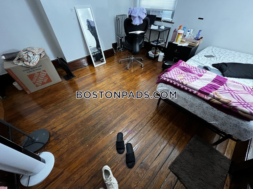 BOSTON - FORT HILL - 4 Beds, 1 Bath - Image 42