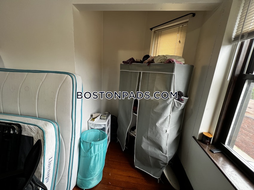 BOSTON - FORT HILL - 4 Beds, 1 Bath - Image 36