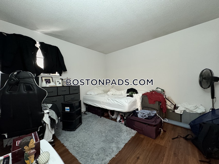 CAMBRIDGE - PORTER SQUARE - 3 Beds, 2 Baths - Image 34