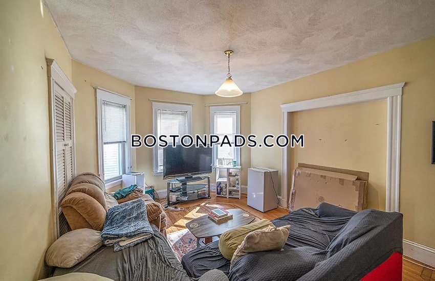 SOMERVILLE - TUFTS - 4 Beds, 2 Baths - Image 1