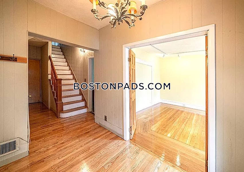 SOMERVILLE - TUFTS - 4 Beds, 2 Baths - Image 7