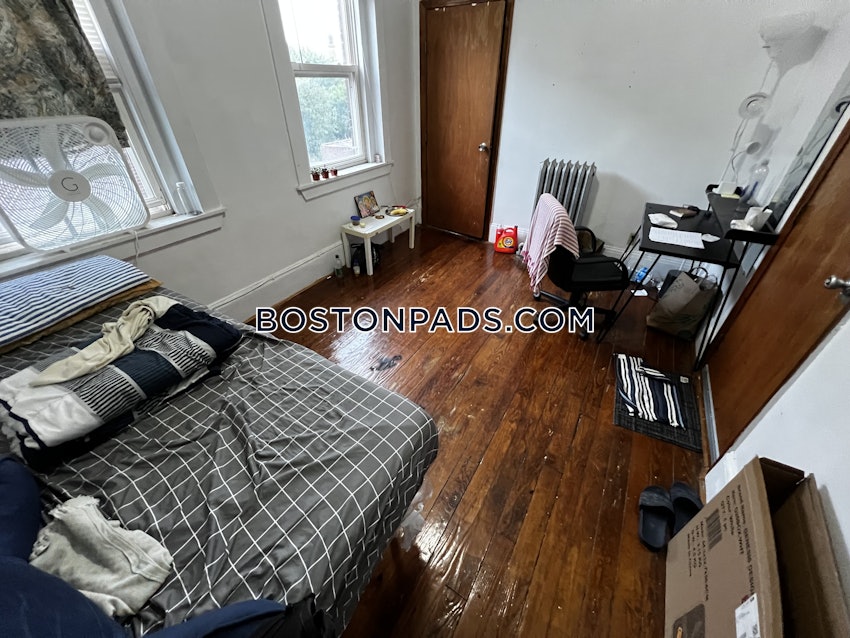 BOSTON - FORT HILL - 5 Beds, 1 Bath - Image 10