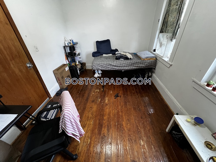 BOSTON - FORT HILL - 5 Beds, 1 Bath - Image 41