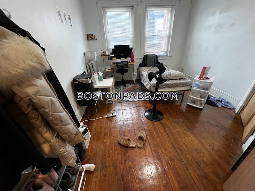 BOSTON - FORT HILL - 5 Beds, 1 Bath - Image 37