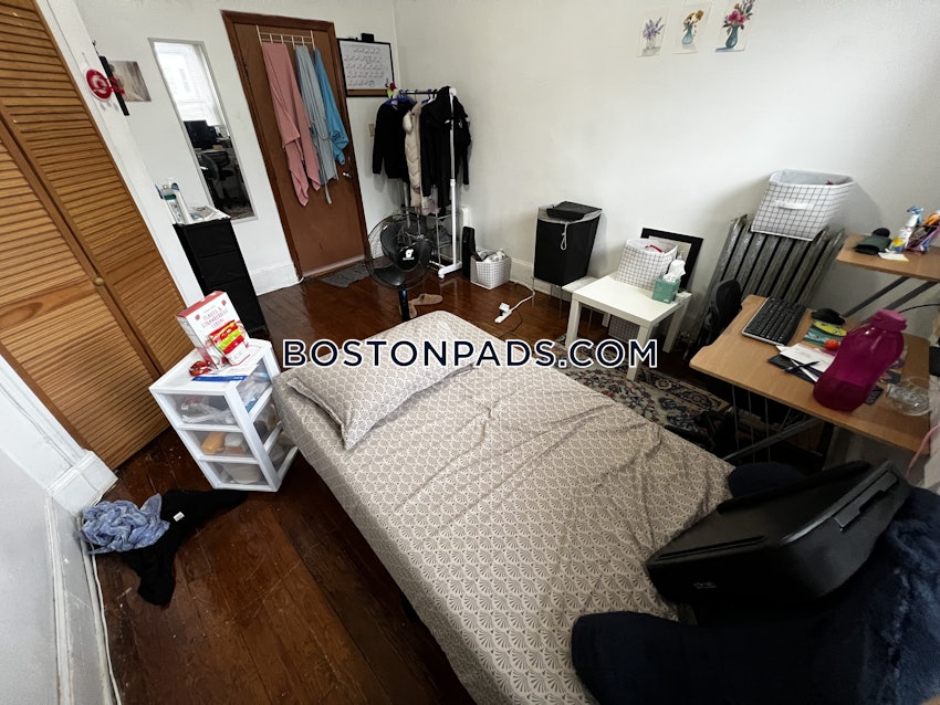 BOSTON - FORT HILL - 5 Beds, 1 Bath - Image 13