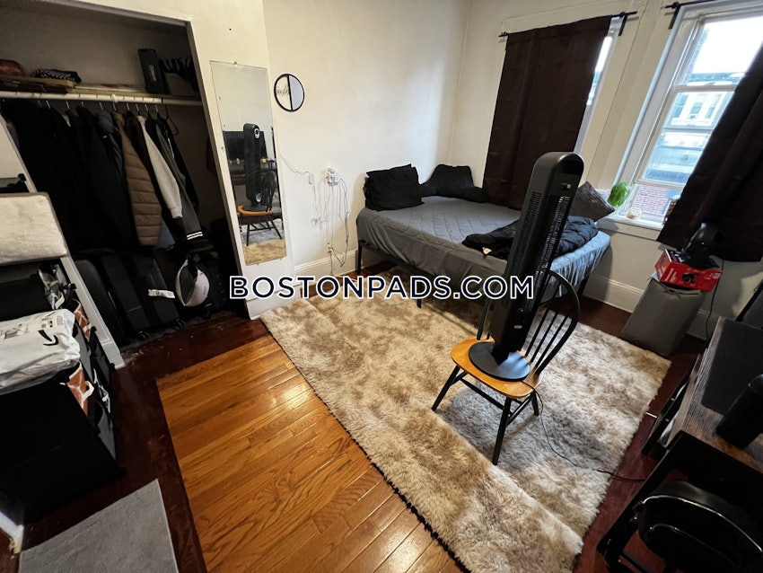 BOSTON - FORT HILL - 5 Beds, 1 Bath - Image 11