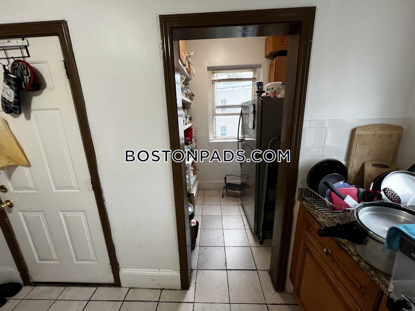 BOSTON - FORT HILL - 5 Beds, 1 Bath - Image 56